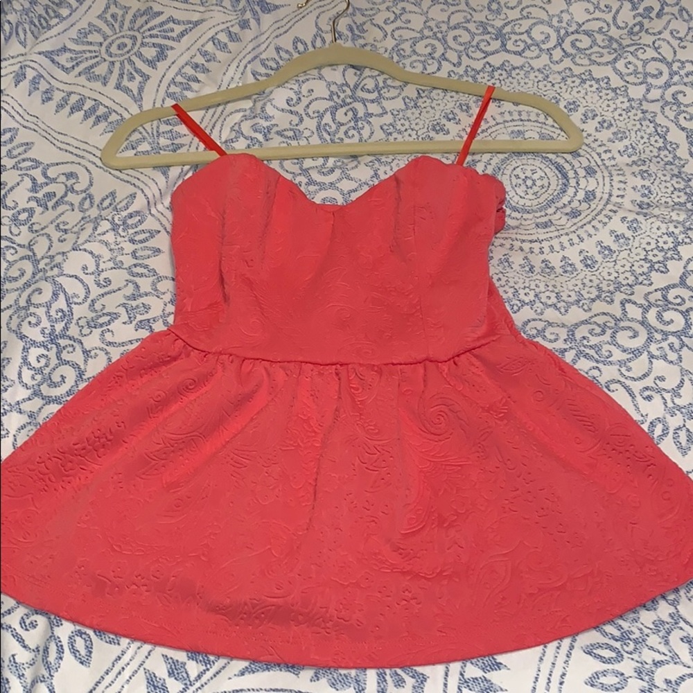 Coral strapless top